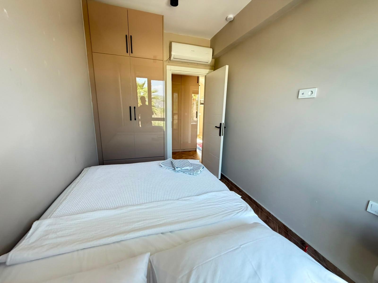 Bedroom 3, alternate view
