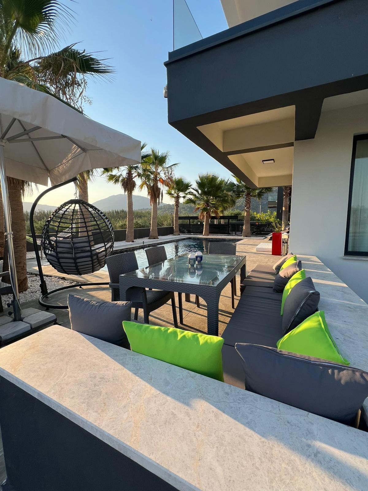 Outdoor lounge and dining terrace